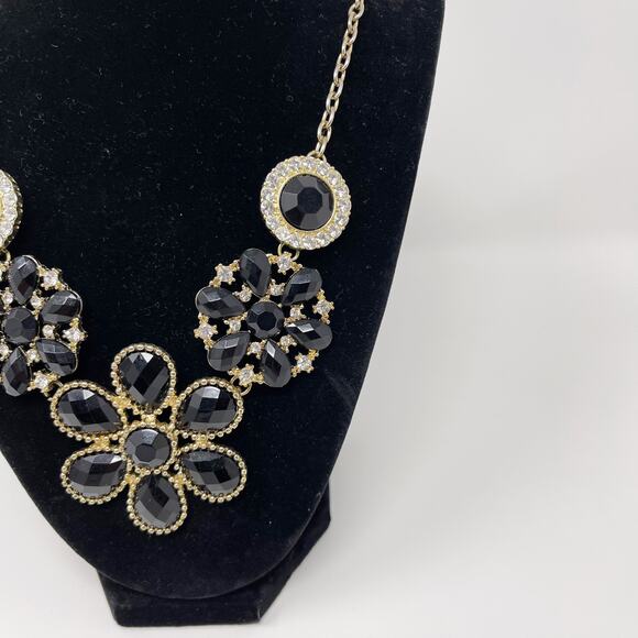 Black and Gold Floral Bib Statement Necklace Gem Stones Fashion Trendy - Picture 3 of 4